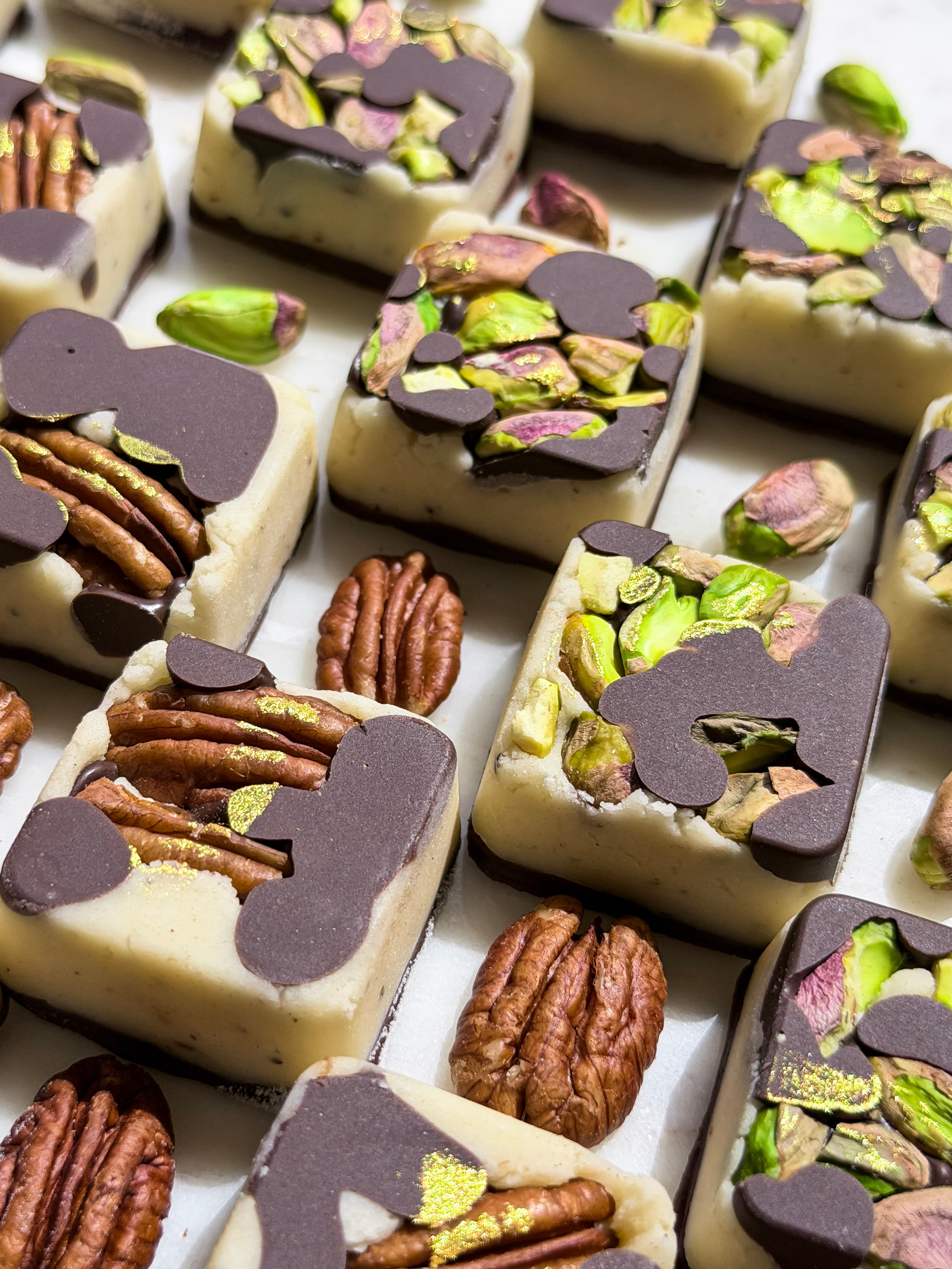Nutty North 12-piece Signature Box
